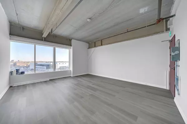 Toronto E11, ON M1B 2W4,2225 Markham RD #405