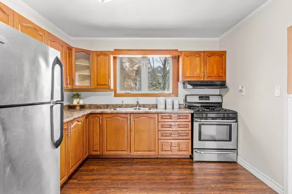 Essa, ON L0M 1B0,81 Jonas ST