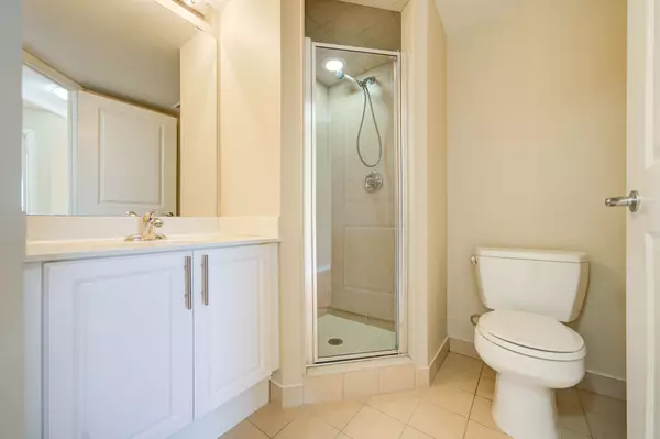 Richmond Hill, ON L4C 0T3,18 Harding BLVD #308