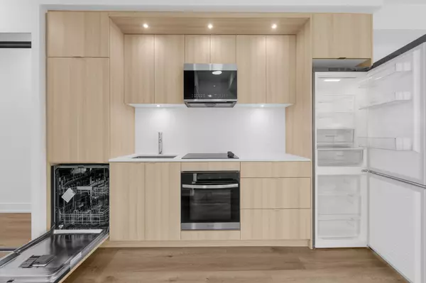 Toronto W08, ON M9A 3K1,60 Central Park Roadway N/A #611