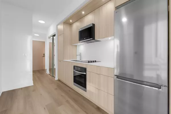 Toronto W08, ON M9A 3K1,60 Central Park Roadway N/A #611