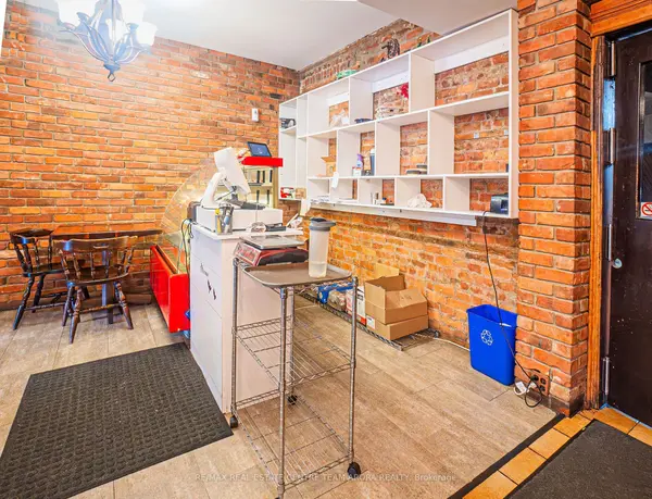 Hamilton, ON L8M 1H9,537 Main ST E