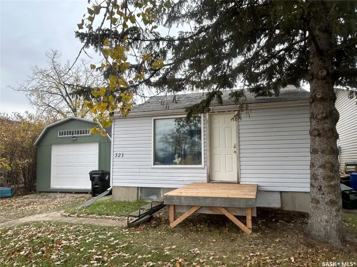 321 WHITE STREET, Bienfait, SK S0C 0M0