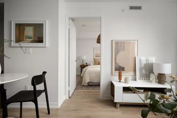 Toronto W02, ON M6H 0C2,1420 Dupont ST #1407