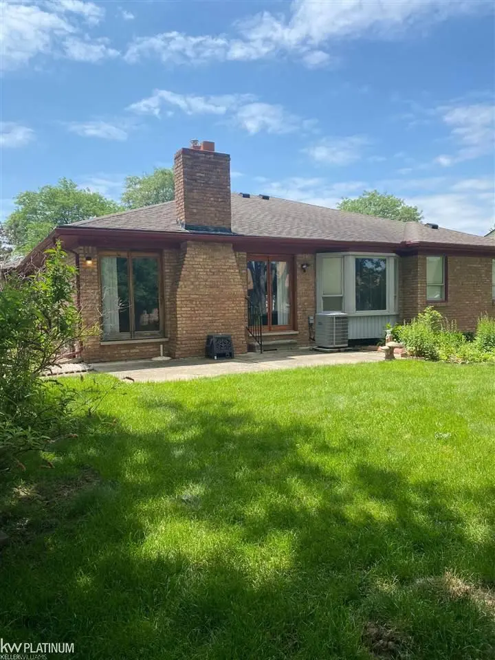 Macomb Twp, MI 48044,17509 White Plains Drive