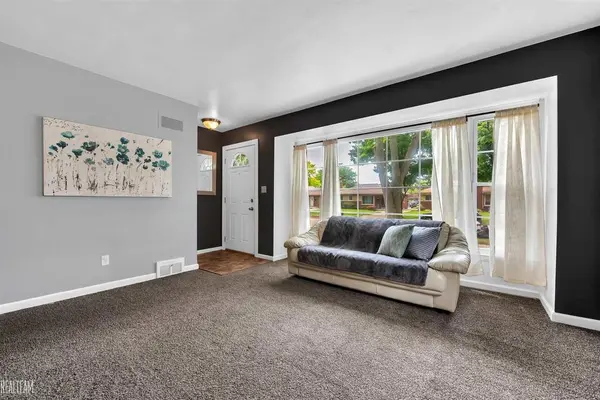 Saint Clair Shores, MI 48080,22701 Rosedale