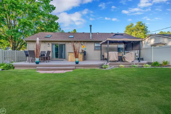 Clinton Township, MI 48035,23662 Deanhurst