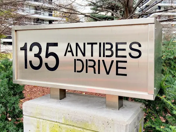 135 Antibes DR #1706, Toronto C07, ON M2R 2Z1