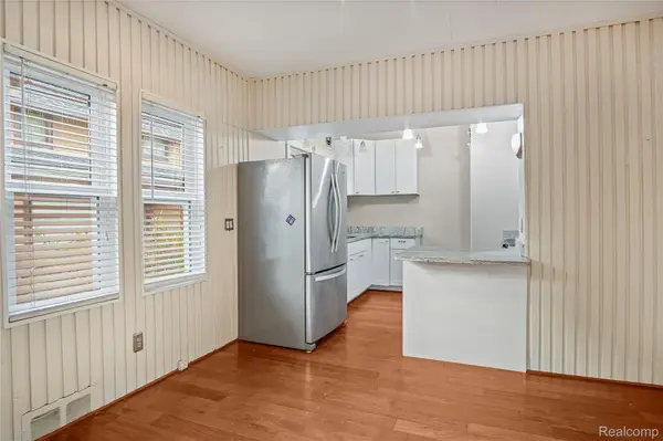 Rochester, MI 48307,144 Woodward AVE