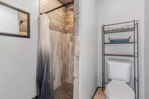 Springtown, TX 76082,5058 W Highway 199 #C