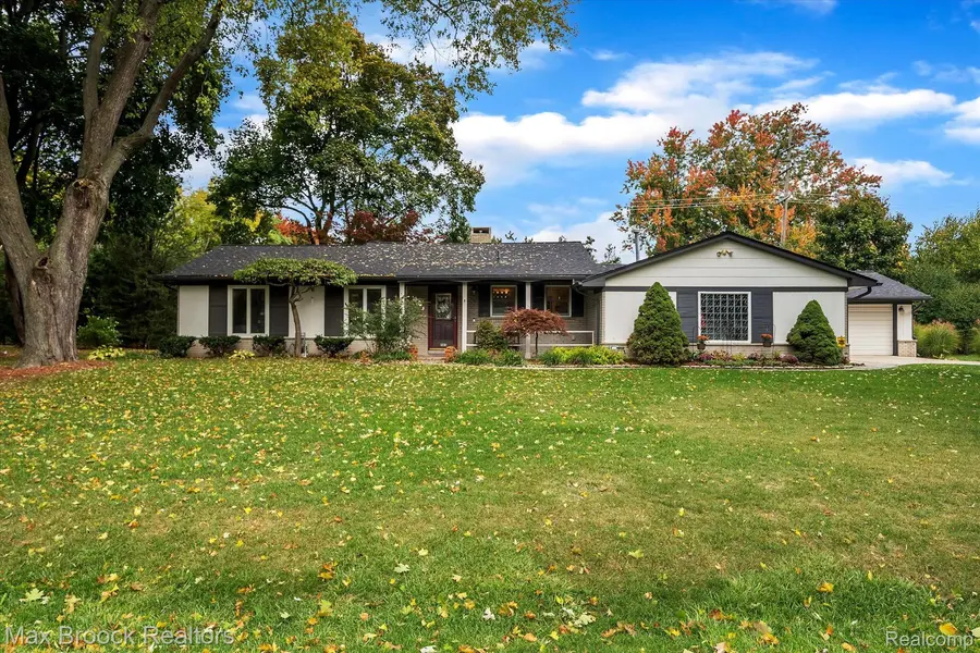 1185 WINCHCOMBE DR, Bloomfield Hills, MI 48304