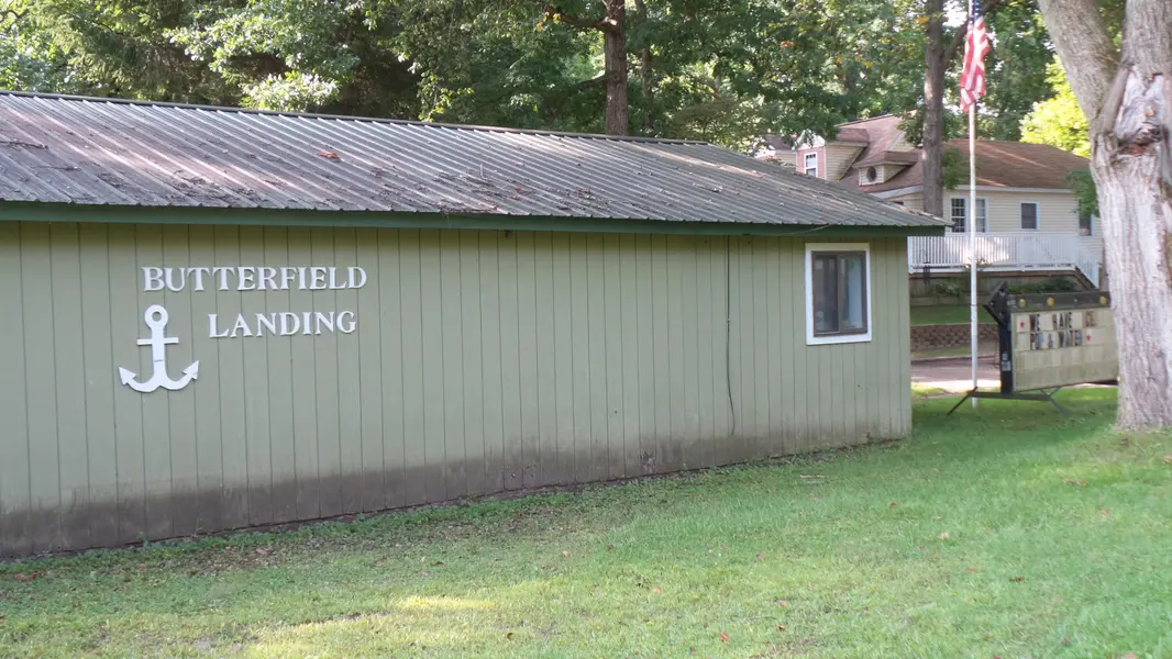 3193 Mack Island RD, Grass Lake, MI 49240