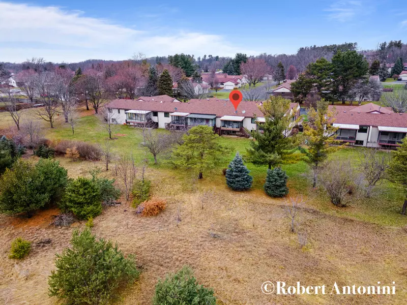 726 Gardenview DR SW, Byron Center, MI 49315