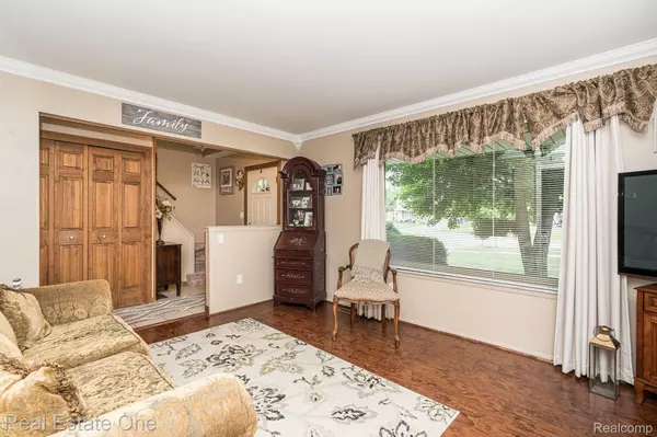 Canton, MI 48188,43915 Marne CT