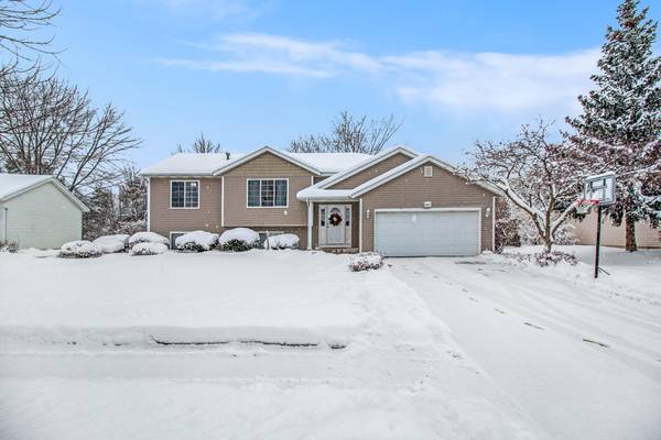 2527 Orchard View DR NE,  Grand Rapids,  MI 49505