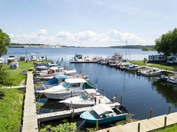 Ludington, MI 49431,846 S Lakeshore DR