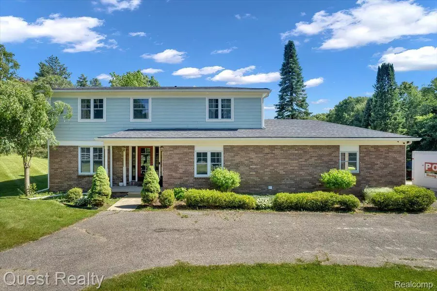 12520 Buno RD, Milford, MI 48380