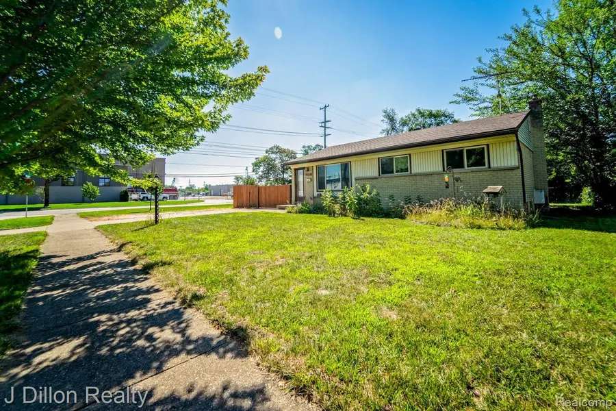 105 HARTSOUGH ST, Plymouth, MI 48170