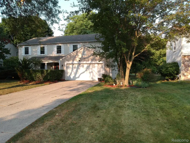 2378 HARNESS, West Bloomfield, MI 48324