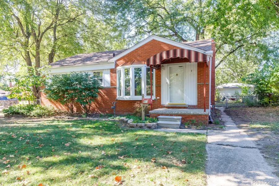 8915 HEMINGWAY, Redford, MI 48239