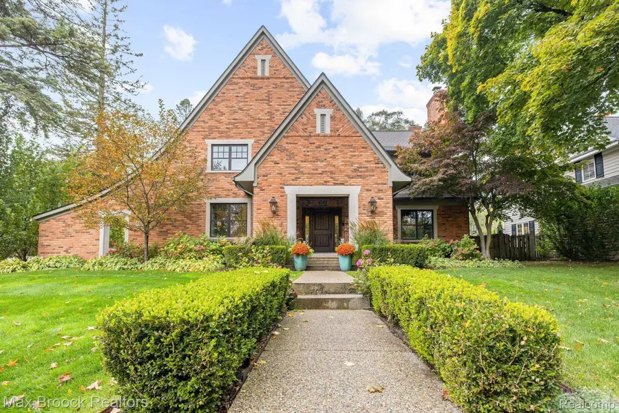 925 PURITAN AVE, Birmingham, MI 48009