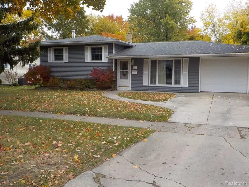 424 SUNNYSIDE DR, Flushing, MI 48433