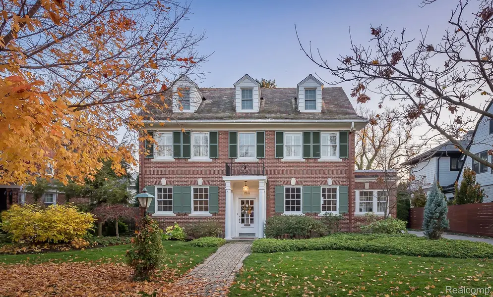 680 RIVENOAK ST, MI 48009