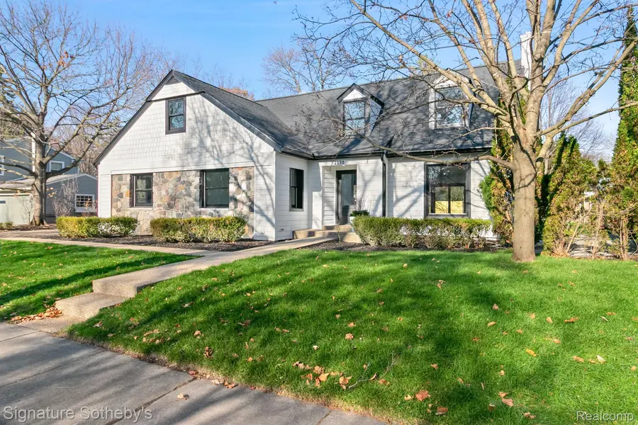 2130 AVON LN, MI 48009