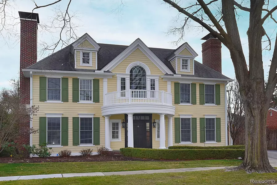 377 S GLENHURST DR, MI 48009