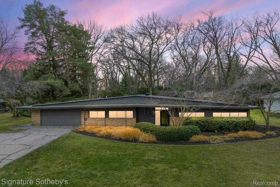 5535 CRABTREE RD, Bloomfield Hills, MI 48301