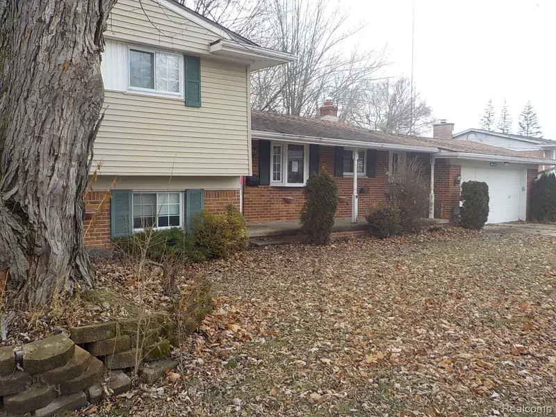 11358 KINGSLEY DR, Grand Blanc, MI 48439