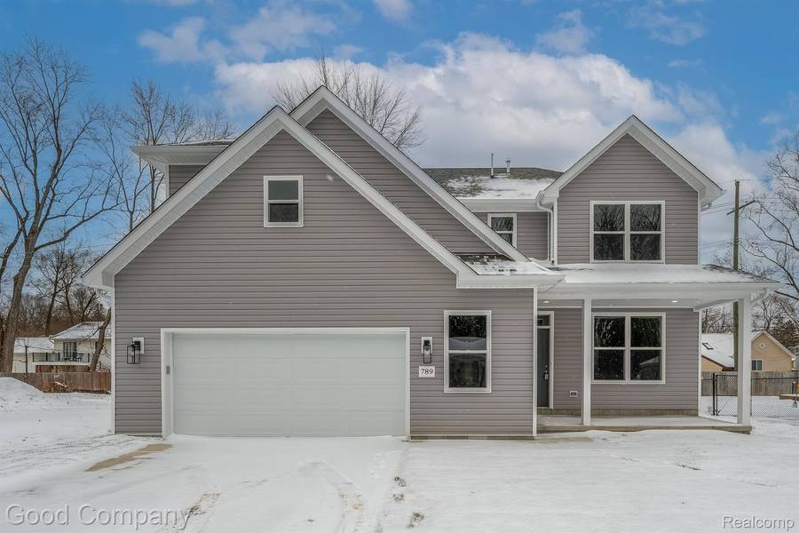 789 Luna CT, Lake Orion, MI 48362