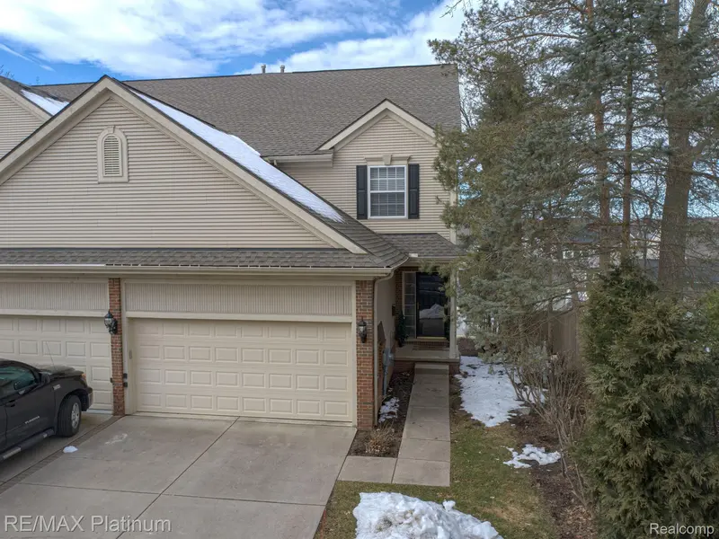 375 E SUMMIT ST, MI 48381