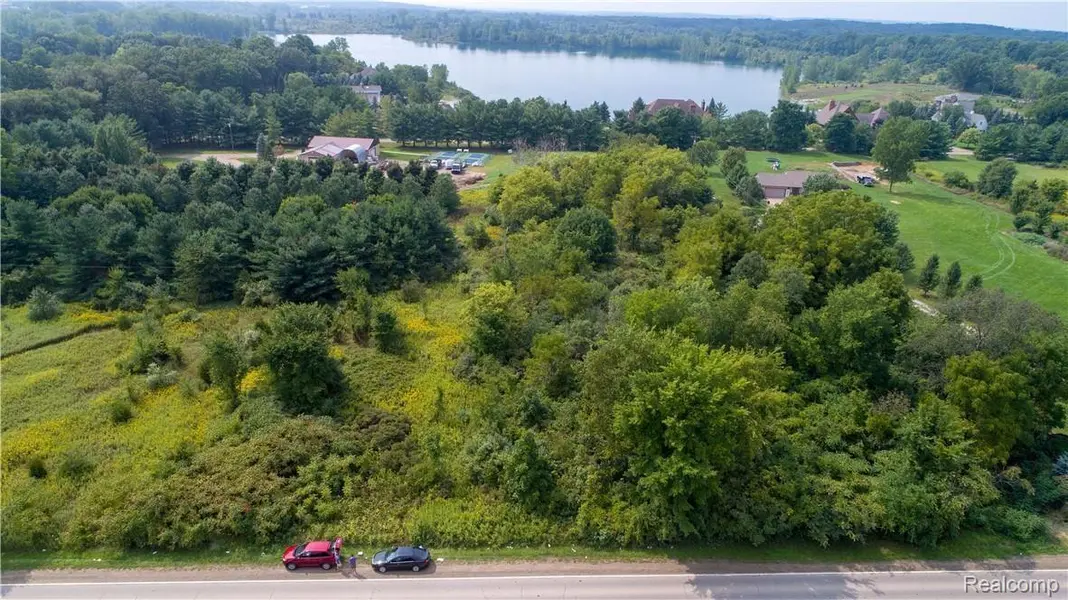 VAC Old Plank RD, Milford, MI 48356