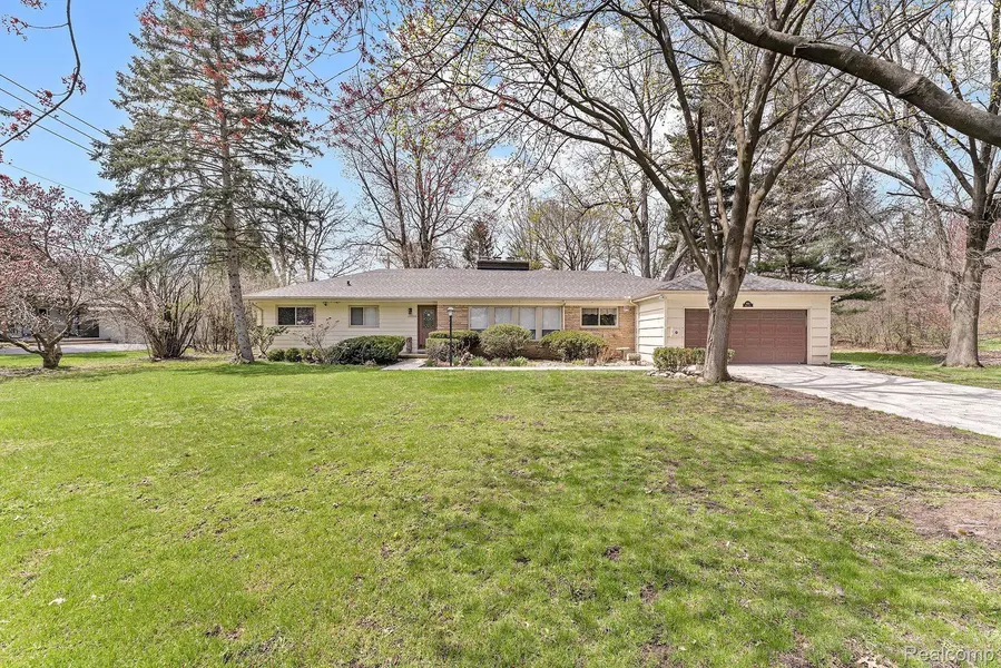 4960 RANCH LANE, Bloomfield Hills, MI 48302