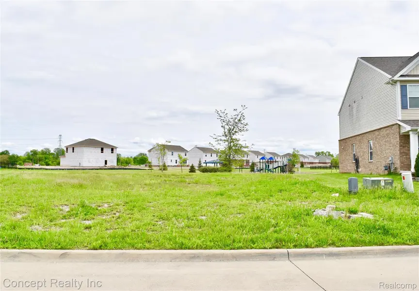 10343 N ISLAND LAKE CIR, Taylor, MI 48180