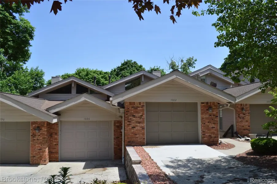 1082 YORK ST, Plymouth, MI 48170