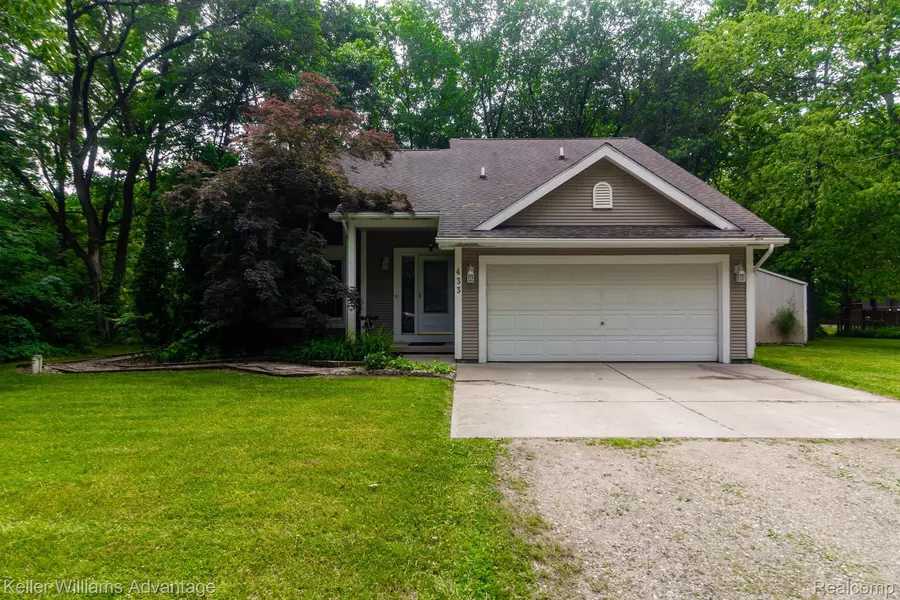 433 SHAW CT, Milford, MI 48380