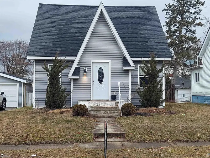 1393 Friel, Burton, MI 48529