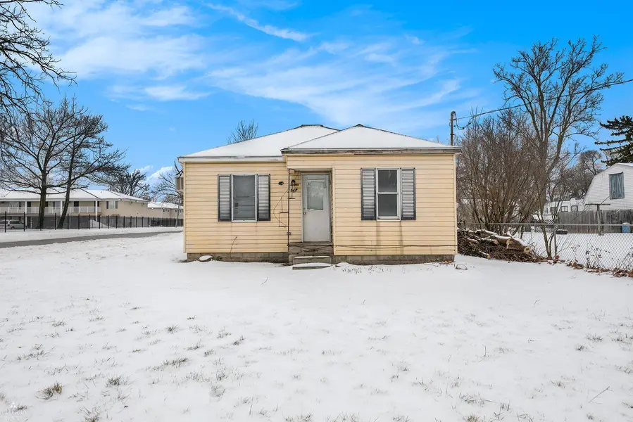 1147 Norton ST, Burton, MI 48529