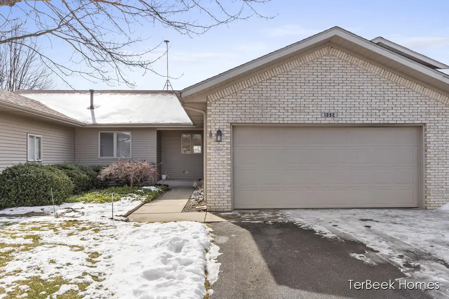 1092 Amber Ridge DR SW, Byron Center, MI 49315