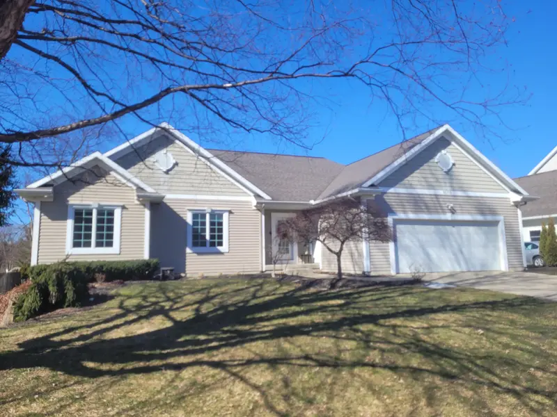 1070 Woodspointe DR SW, Byron Center, MI 49315