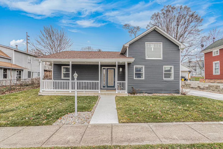 703 S Oak ST, Buchanan, MI 49107