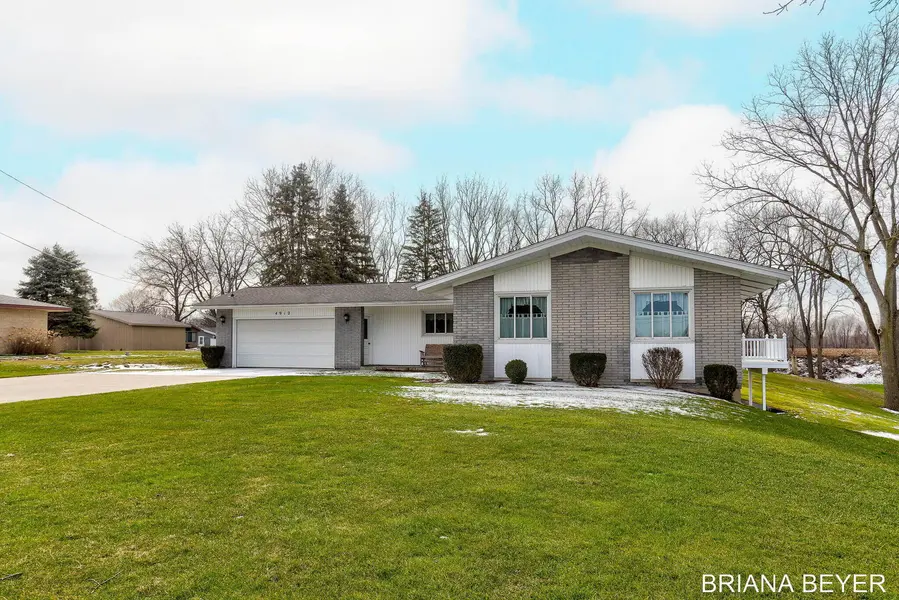 4912 136th AVE, Hamilton, MI 49419