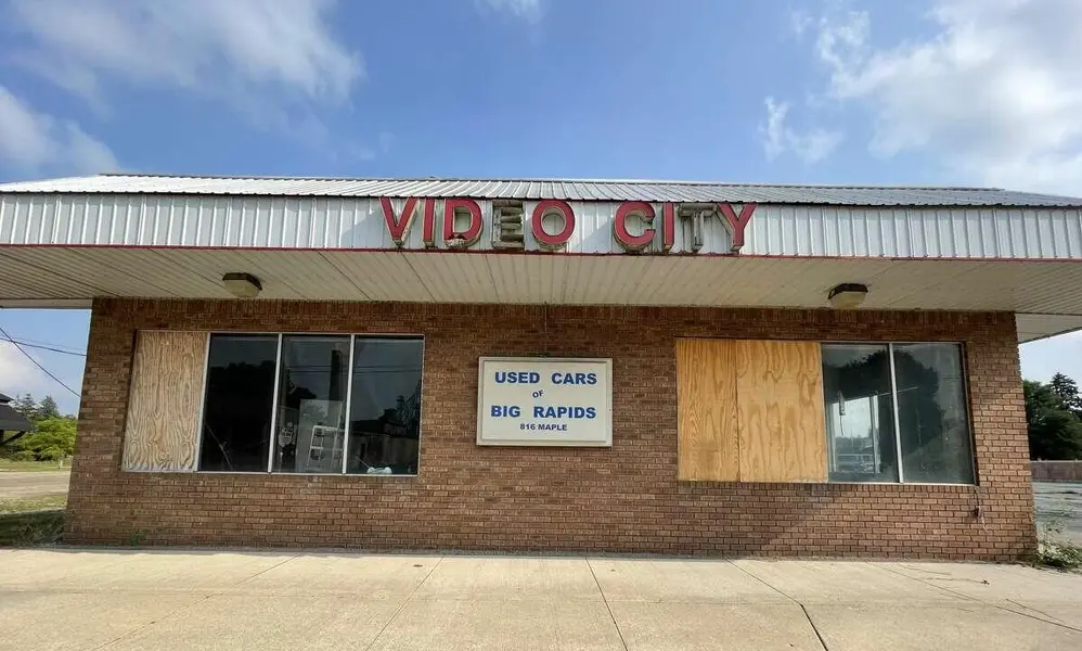 816 Maple ST, Big Rapids, MI 49307