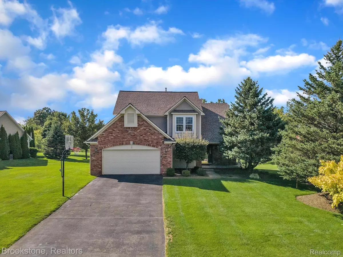 Oxford, MI 48371,82 PERSIMMON DR