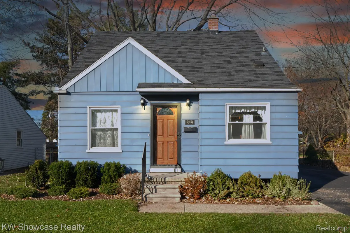 MI 48017,849 COOLIDGE AVE