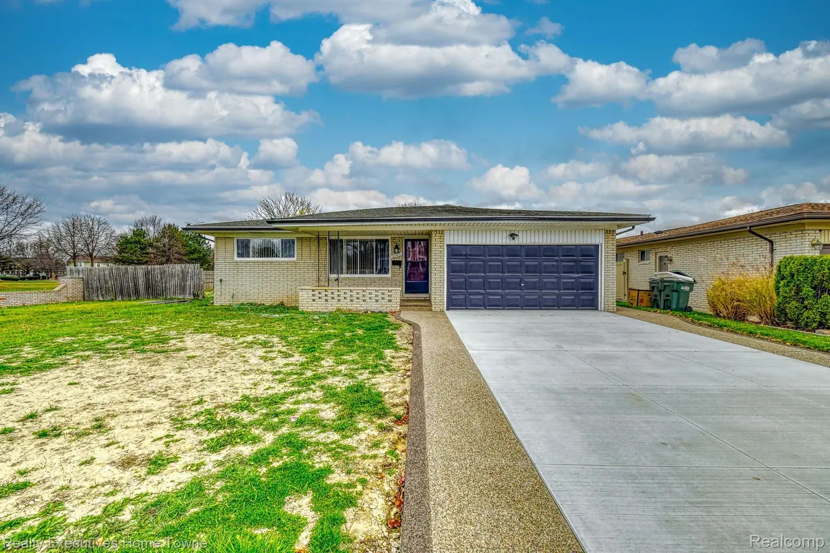 MI 48310,37011 Tricia  DR