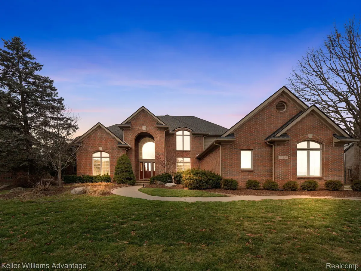 22339 Barclay DR, MI 48374