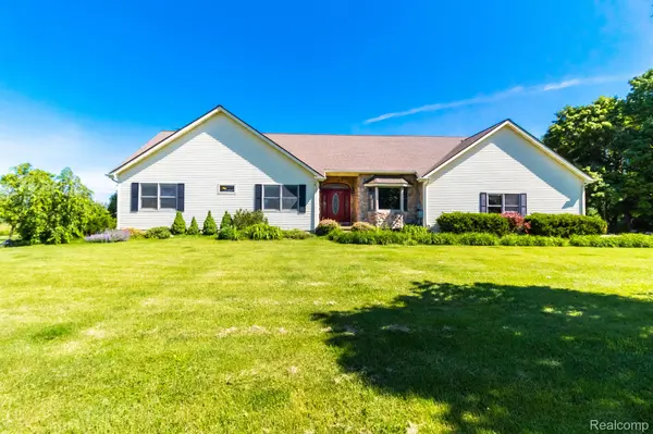 90 E DAVISON LAKE RD, Metamora, MI 48455